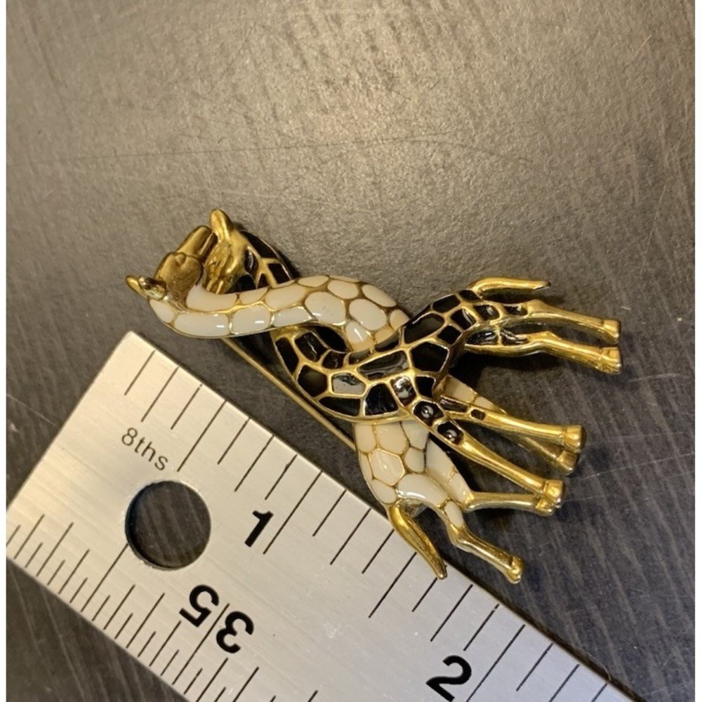 Vintage Gold Tone Black & White Enamel Intertwined Giraffes Pin Brooch - Picture 7 of 7